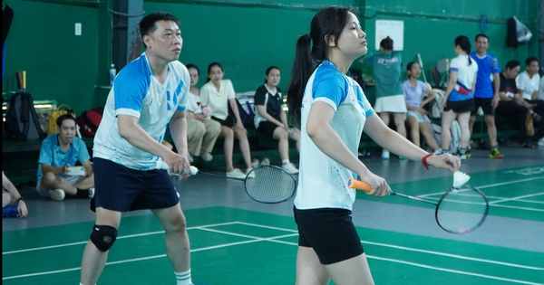 Badminton Tournament in Xuân Hòa Ward Promotes Fitness & Community Spirit | Ho Chi Minh City