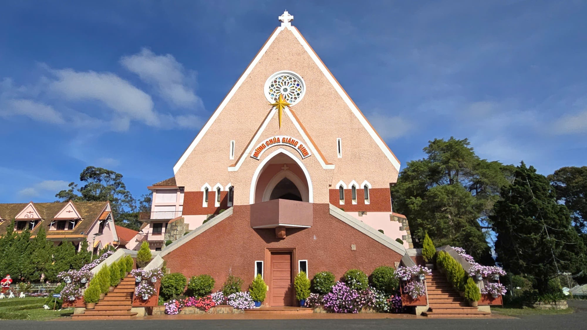 Chiesa del Domaine de Marie - Santuario della Madonna nel cuore di Da Lat - Foto 2.