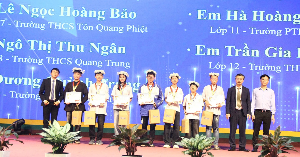 200 students participate in the ENMATH mathematics competition final, which uses calculators.