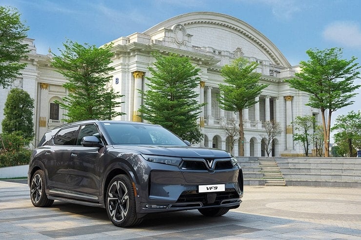 Prezzi delle auto VinFast VF 9 aggiornati a marzo 2026 - 2