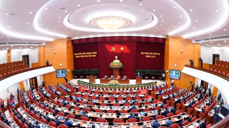 Ein Blick auf die Eröffnungssitzung der zweiten Konferenz des Zentralkomitees der Kommunistischen Partei Vietnams, 14. Legislaturperiode. (Foto: Dang Khoa/Nhan Dan Newspaper)