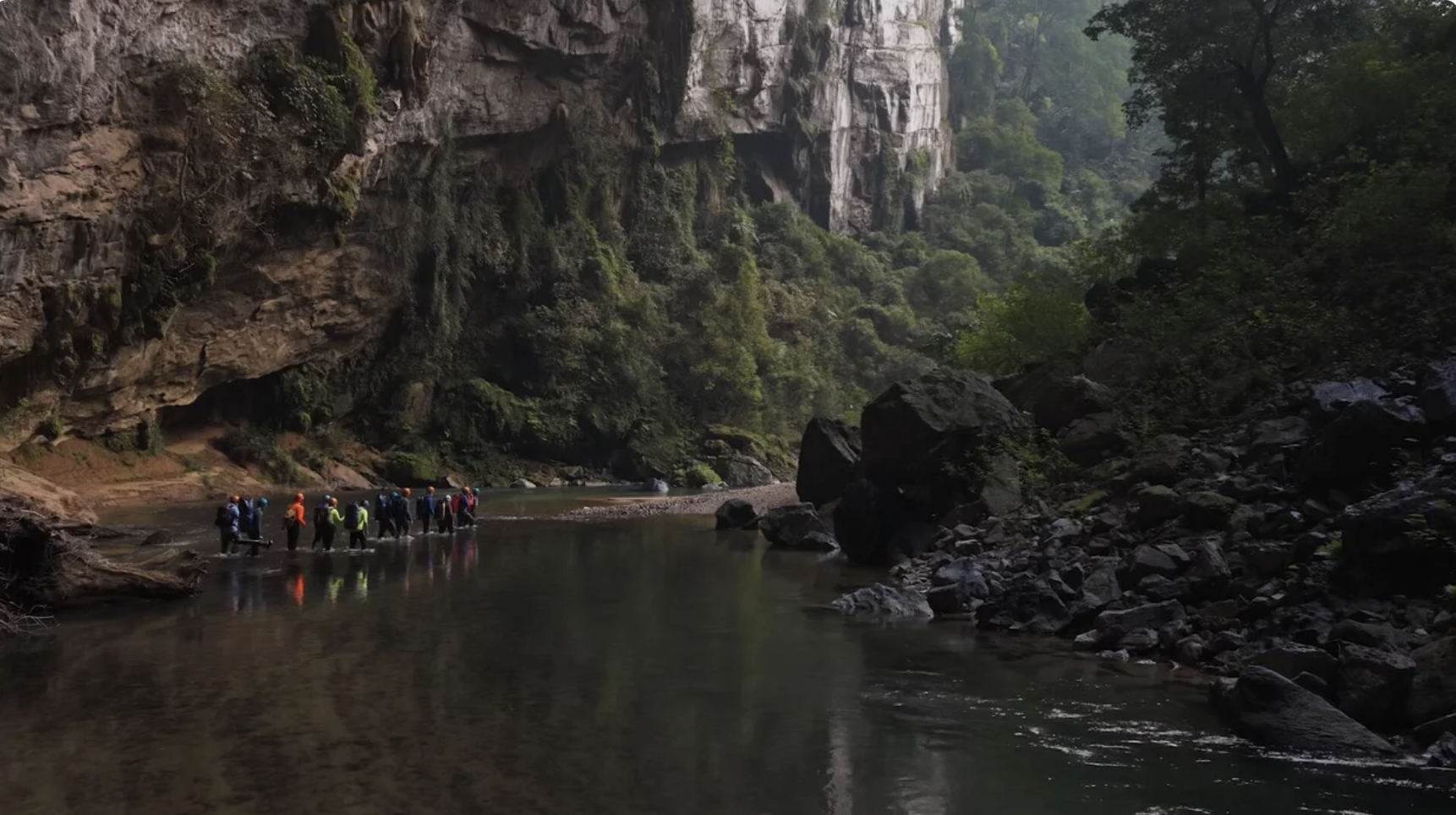 I media internazionali elogiano la bellezza surreale della grotta di Son Doong - Foto 1.