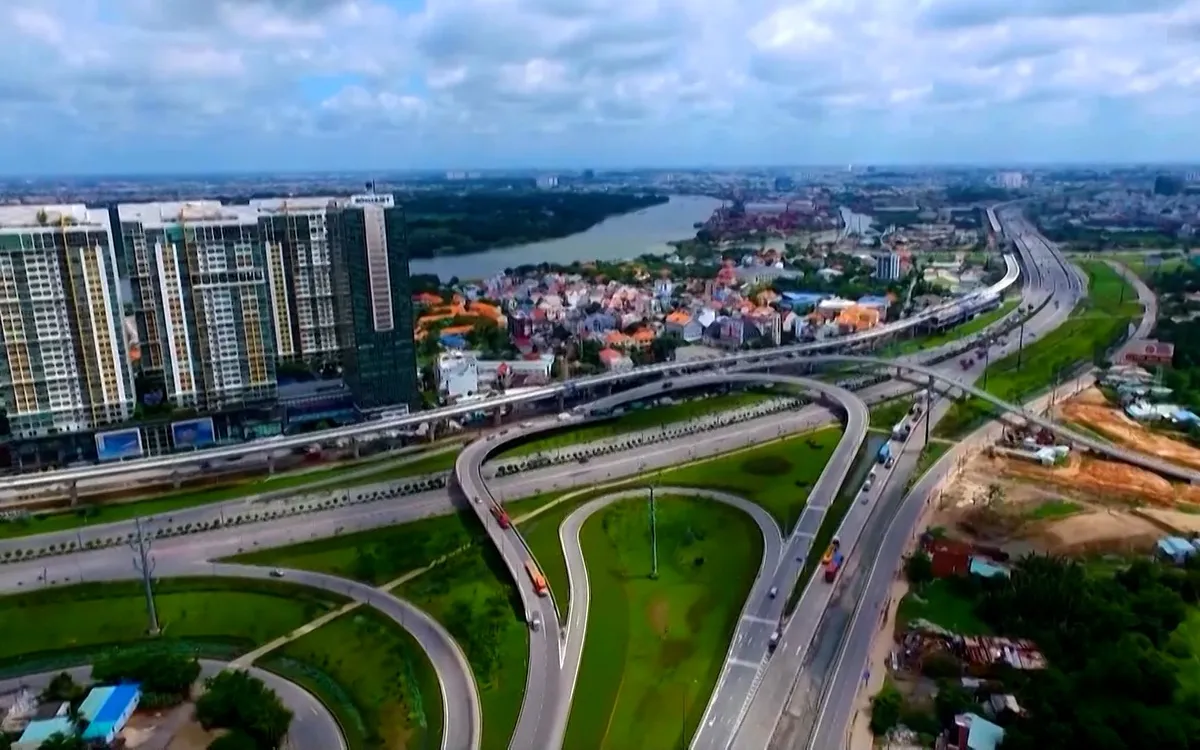 La città di Ho Chi Minh conduce un'indagine in loco per adeguare i prezzi dei terreni. TP. Hồ Chí Minh khảo sát thực tế để điều chỉnh giá đất