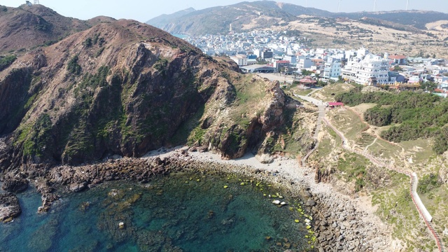 Alla ricerca delle origini del Pozzo delle Fate nella città costiera di Quy Nhon - Foto 2. Đi tìm nguồn gốc Giếng Tiên ở phố biển Quy Nhơn- Ảnh 2.