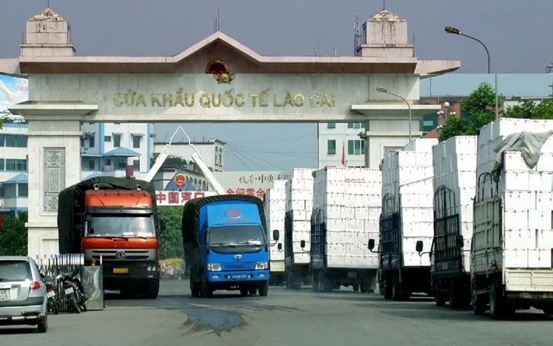 Il Primo Ministro ha approvato il progetto per la costruzione di un varco di frontiera intelligente presso i posti di controllo doganali di Kim Thanh e del ponte stradale di Ban Vuoc, al valico di frontiera internazionale di Lao Cai (immagine a scopo illustrativo). Foto: Industria e Commercio. Thủ tướng phê duyệt Đề án xây dựng cửa khẩu thông minh tại lối thông quan cầu đường bộ Kim Thành và Bản Vược thuộc cửa khẩu quốc tế Lào Cai (Ảnh minh hoạ). Ảnh: Báo Công Thương