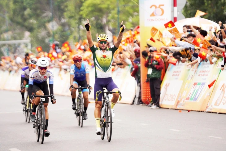 Das Rennen um den Ho-Chi-Minh-Stadt-Fernsehpokal 2026: Begeisterung für die unbekannten ausländischen Spieler - Foto 1. cúp truyền hình - Ảnh 1.