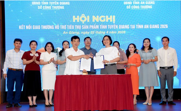 Het versterken van de handelsbetrekkingen tussen de provincies An Giang en Tuyen Quang.