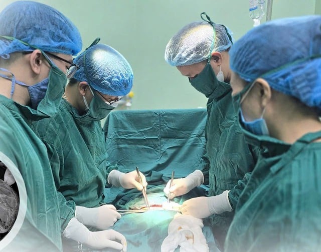 Cấp cứu kịp thời ca rau bong non, mẹ tròn con vuông- Ảnh 1.