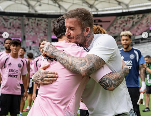 Messi rejoint officiellement le « club des milliardaires » aux côtés de Ronaldo - Photo 2. Messi chính thức gia nhập ‘CLB tỉ phú’ cùng Ronaldo - Ảnh 2.