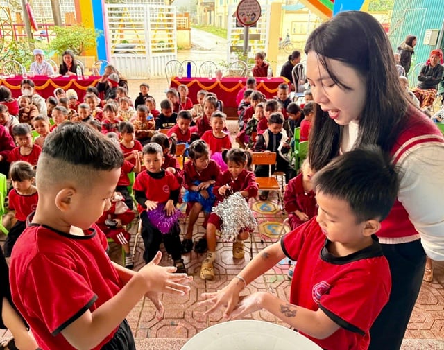 Dập ổ dịch thủy đậu ở xã vùng biên Quảng Trị- Ảnh 1.