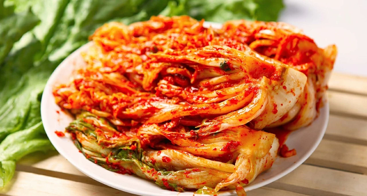 P11P14: Phát hiện vi khuẩn trong kimchi có khả năng ‘bắt’ vi nhựa