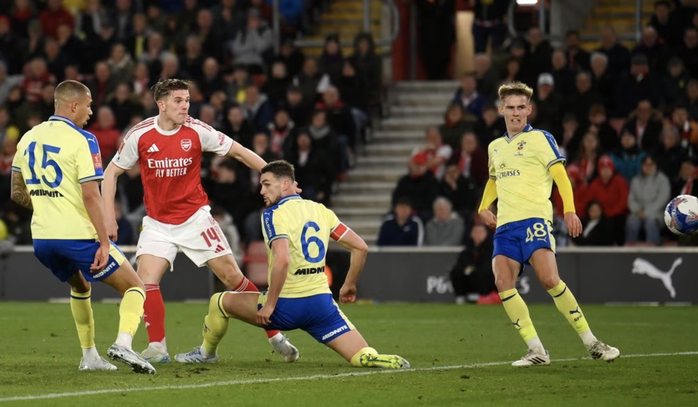 Thua thảm Southampton tại St.Mary's, Arsenal trắng tay FA Cup - Ảnh 4.
