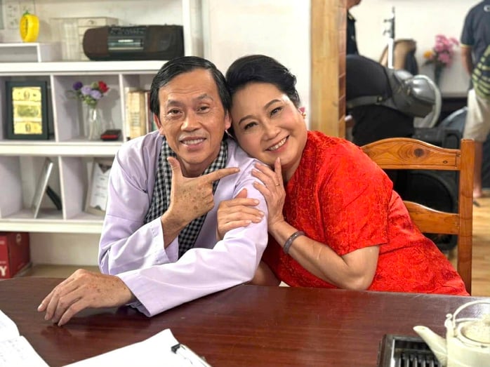 Thanh Hằng xem