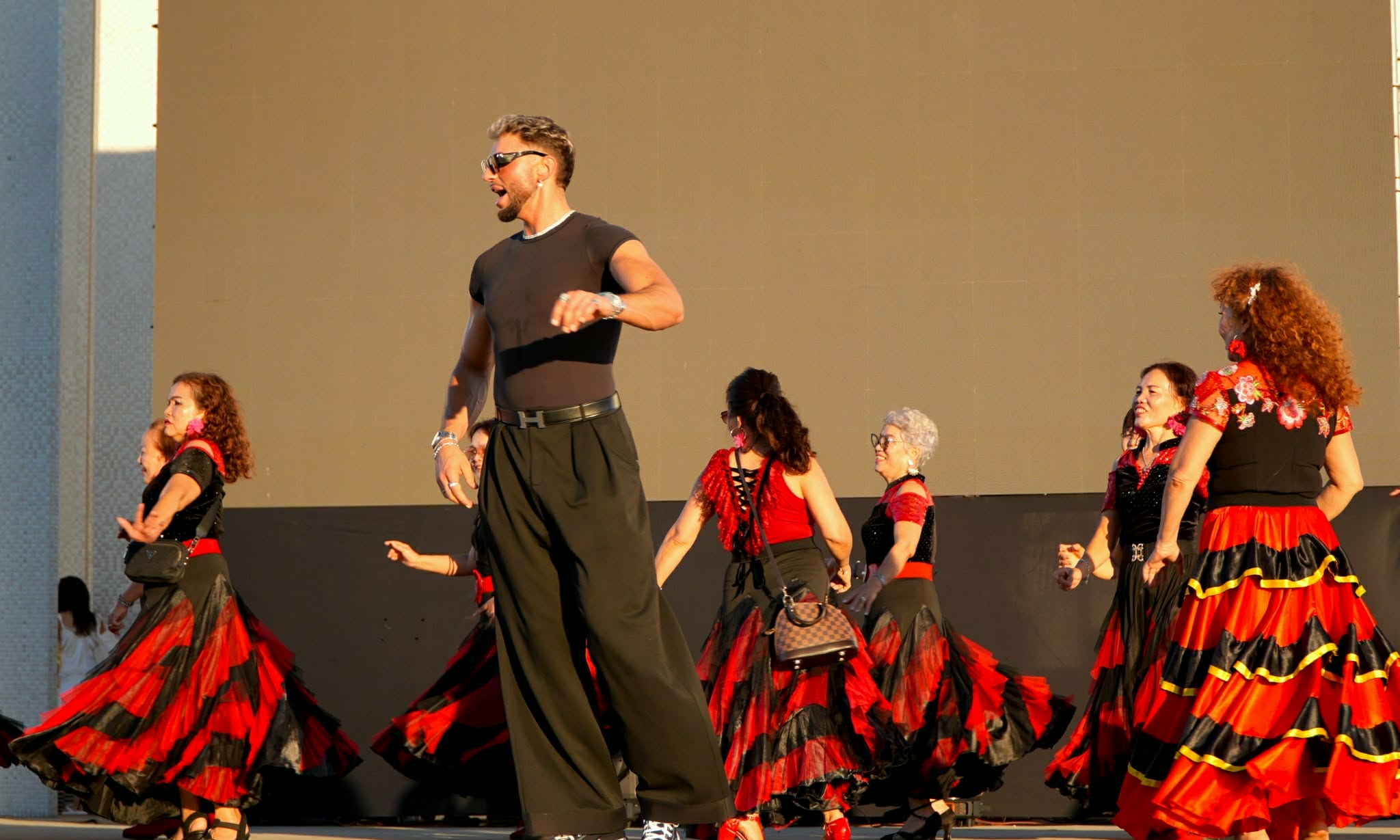 Hơn 500 người học múa miễn phí Line Dance tại Vũng Tàu - Ảnh 3.