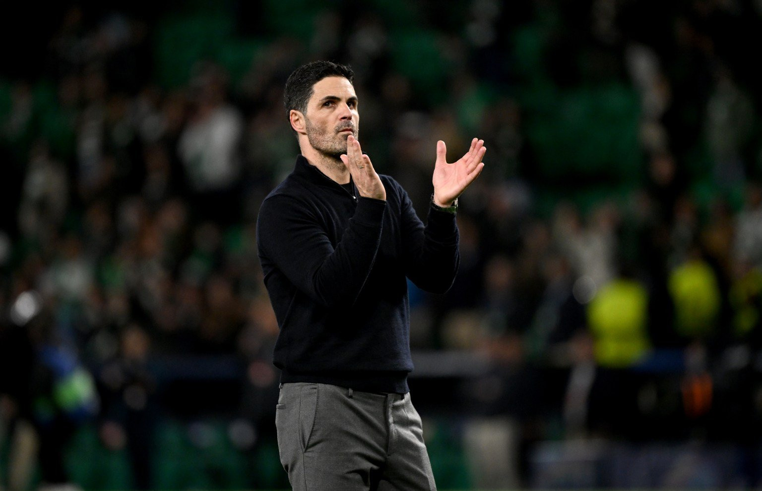 www_thesun_co_uk manajer Arsenal mikel arteta bertepuk tangan 1072018626 (1).jpg