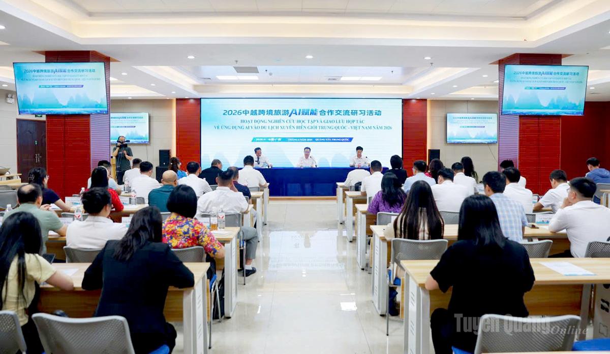 "2026년 베트남과 중국 간 국경 관광에 인공지능을 적용하는 방안"에 대한 협력 논의