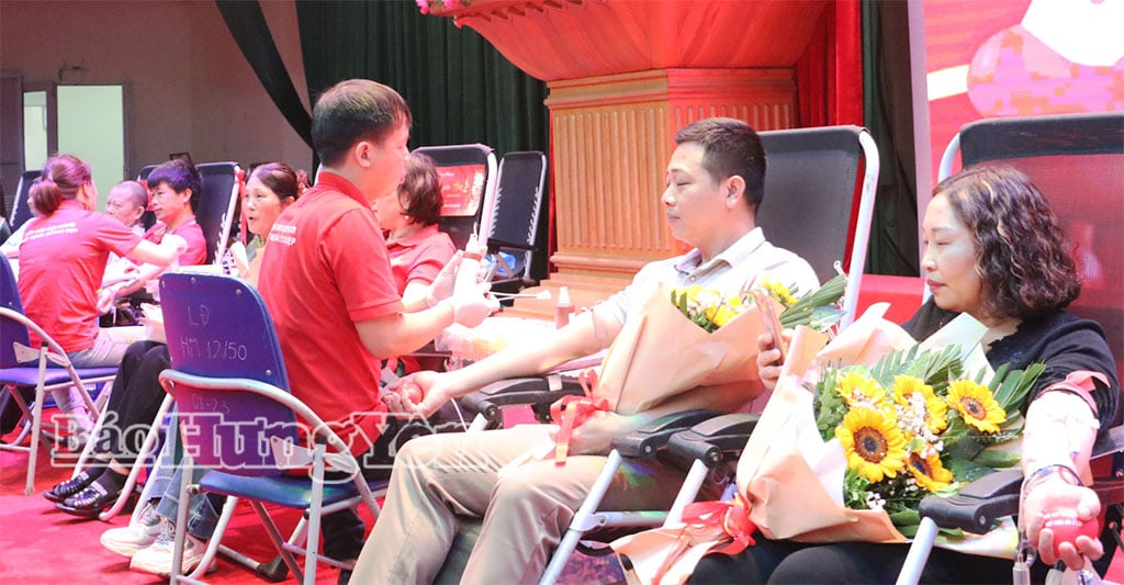 Funzionari, dipendenti pubblici, volontari e cittadini della provincia hanno partecipato alla donazione volontaria di sangue in occasione del Festival primaverile della donazione di sangue del 2026.