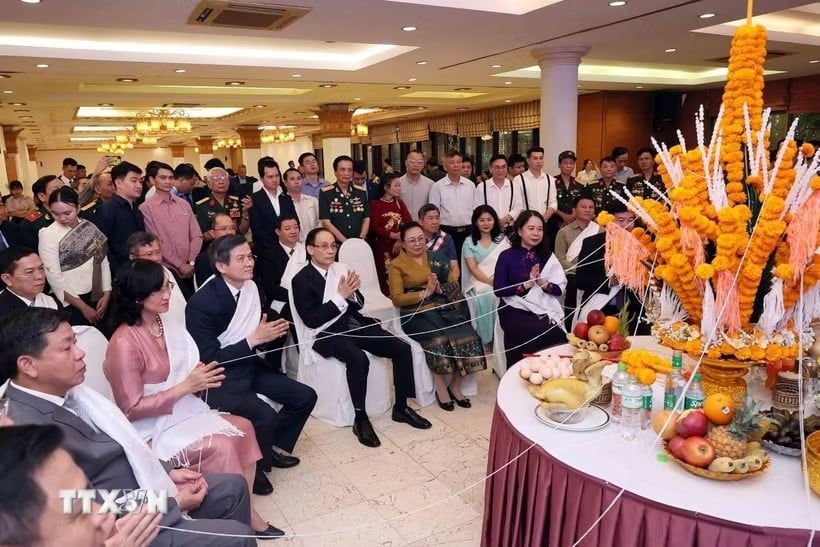 Các đại biểu dự Tết cổ truyền Bunpimay của Lào tại Việt Nam. (Ảnh: TTXVN)