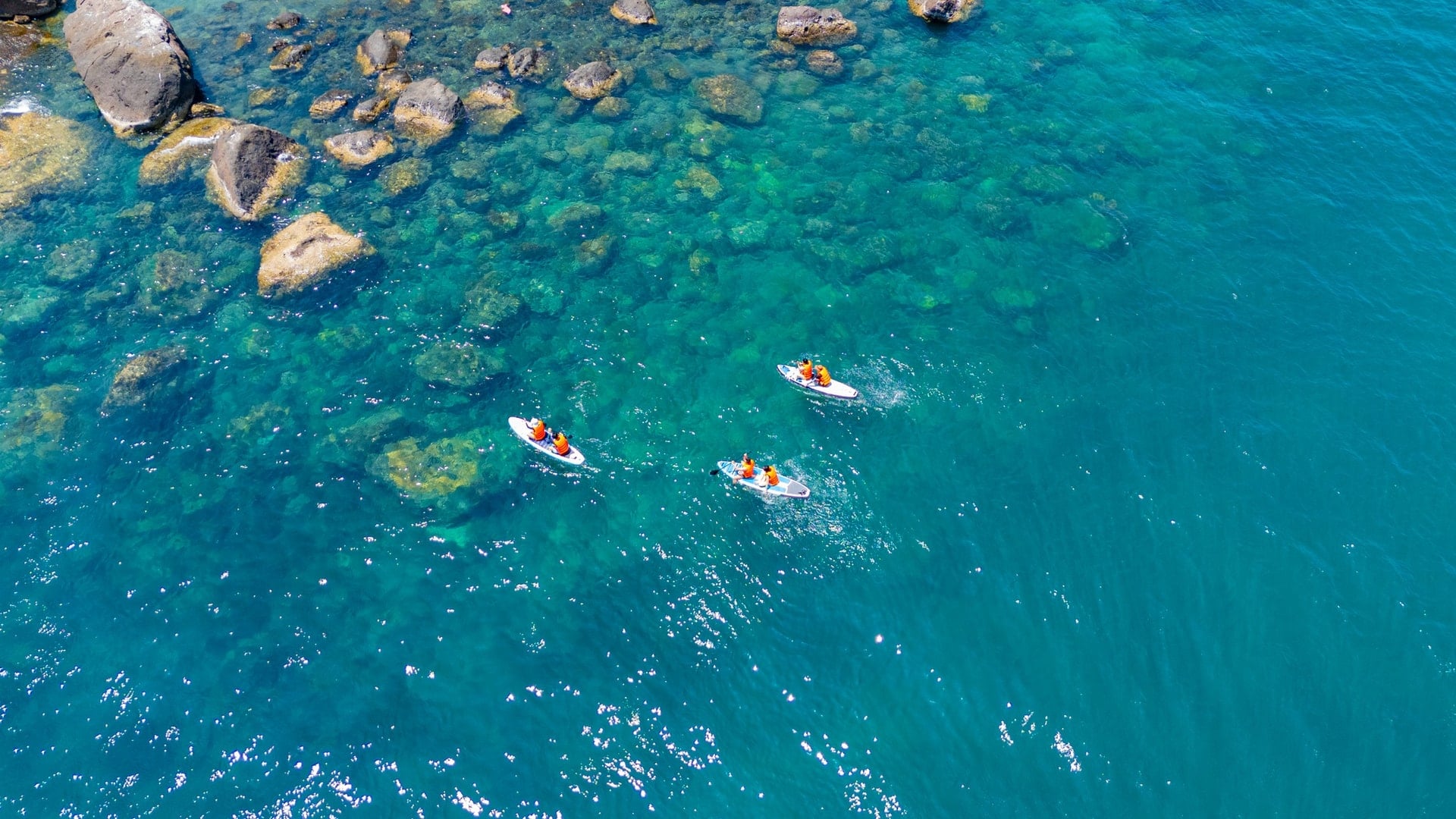 Il paddleboarding (SUP) è una delle attività più attraenti per chi ama il turismo balneare.