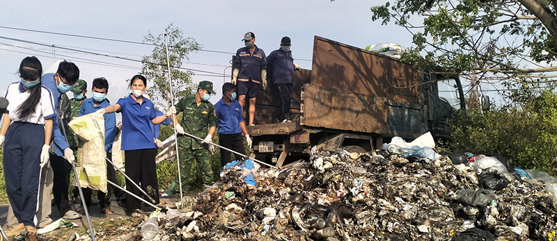 Xung kích, tình nguyện vì Cần Thơ xanh - sạch - đẹp