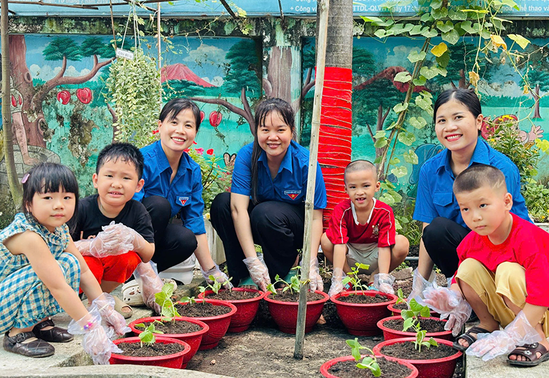 Xung kích, tình nguyện vì Cần Thơ xanh - sạch - đẹp