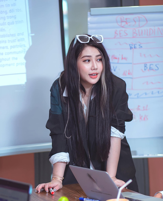 Thời trang công sở gen Z không còn là 'đồng phục'?- Ảnh 3.