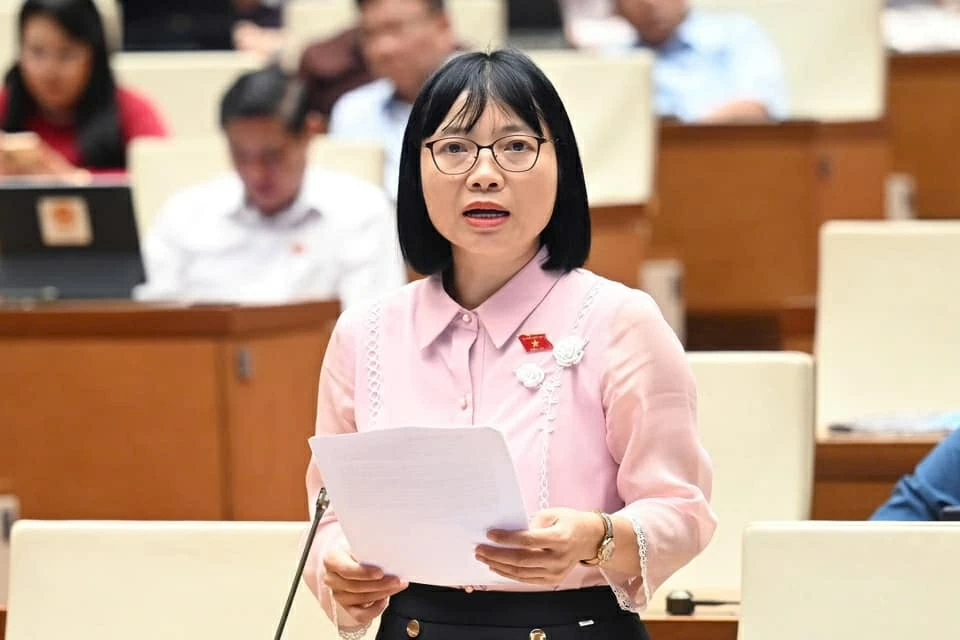 15.12C. Carne non sicura nei pasti scolastici: una sfida alla fiducia e alla sicurezza sociale. 15.12C. Thịt bẩn trong bữa ăn học đường: Thách thức niềm tin và an toàn xã hội