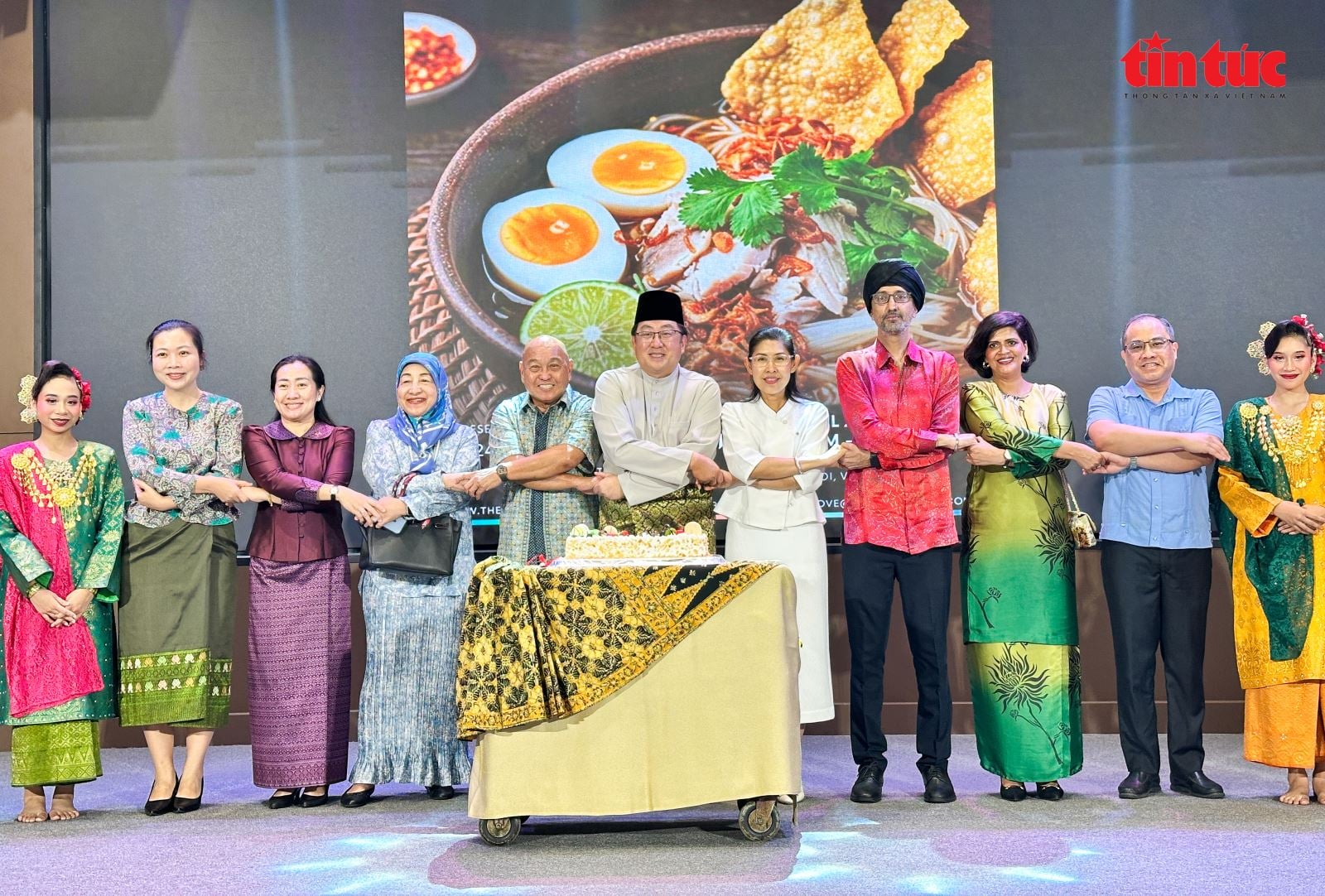 Promuovere la cultura e la cucina malese presso il pubblico vietnamita. Chú thích ảnh