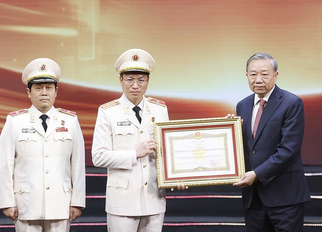 Văn phòng Bộ Công an nhận danh hiệu Anh hùng- Ảnh 1.