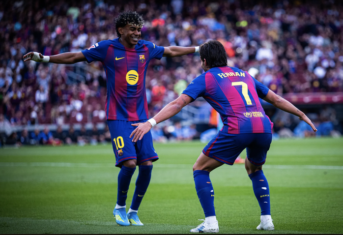 Barcelona đại thắng derby Catalan, áp sát ngôi vô địch La Liga - Ảnh 3.