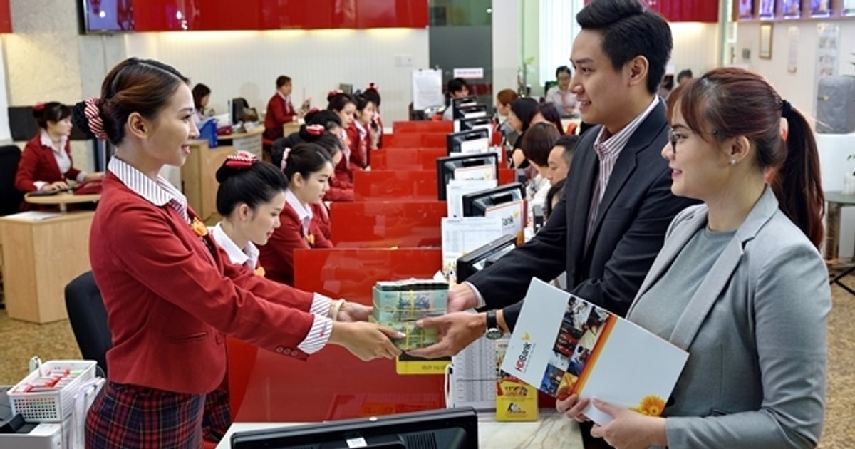 Banks Cut Interest Rates on Loans and Deposits