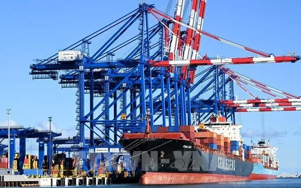 Lo shock del conflitto in Medio Oriente ha avuto un impatto profondo sull'economia globale. Cú sốc chiến sự Trung Đông gây ảnh hưởng sâu rộng đến kinh tế toàn cầu