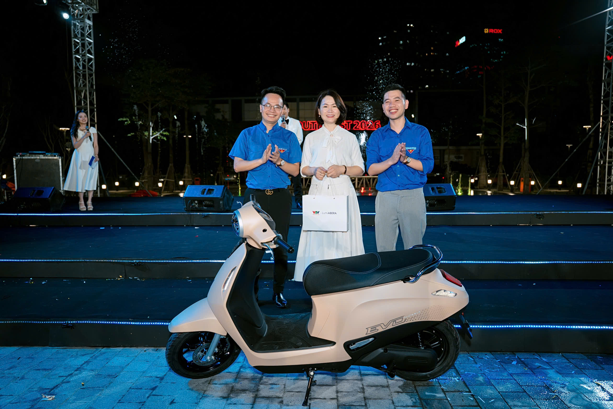 thanh-xuan-tren-tung-canh-song-va-dau-an-dong-hanh-cua-lumiabera-5