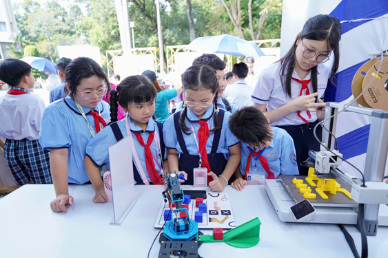 AI vào nhà trường: Cách dạy, học và thi phải thay đổi rất nhiều! - Ảnh 1.