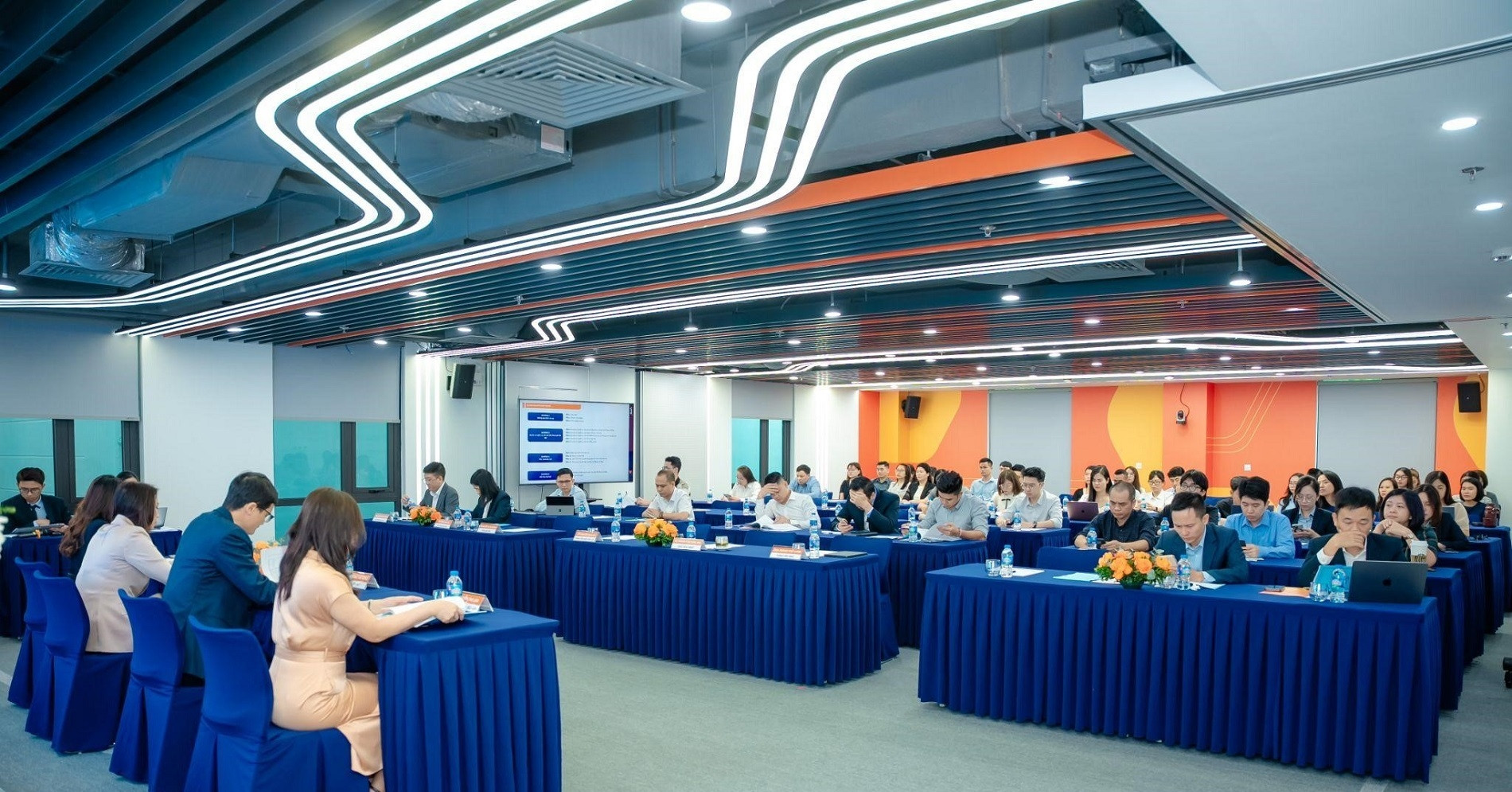 บริษัทหลักทรัพย์นัทเวียดผนวกรวมมาตรฐาน ESG เข้ากับเส้นทางการพัฒนาอย่าง ...