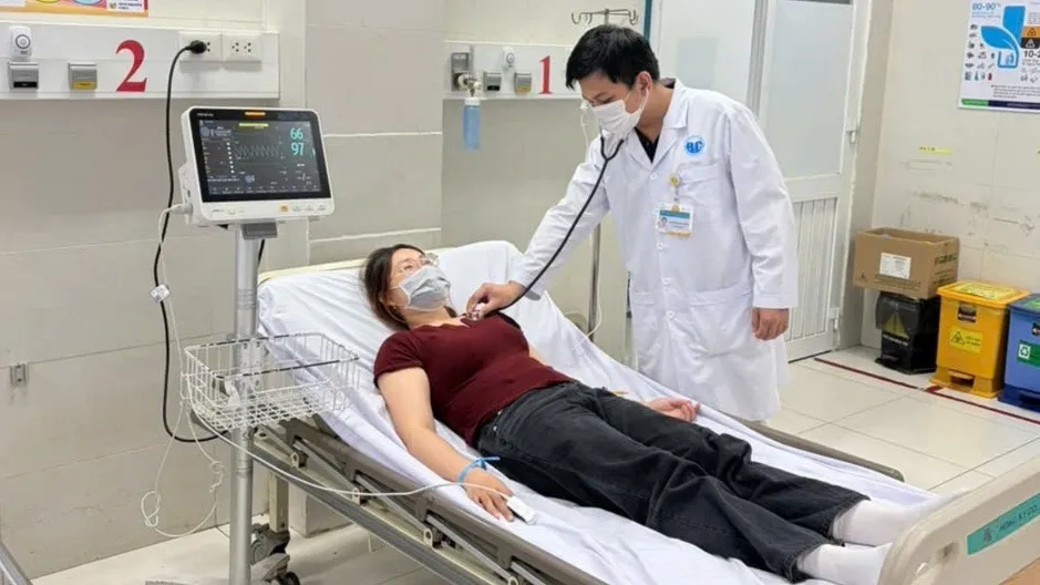Nhiều công nhân ở TPHCM cấp cứu sau bữa cơm công ty