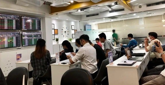 Giao dịch chứng khoán phái sinh nộp thuế thu nhập cá nhân 0,1%- Ảnh 1.