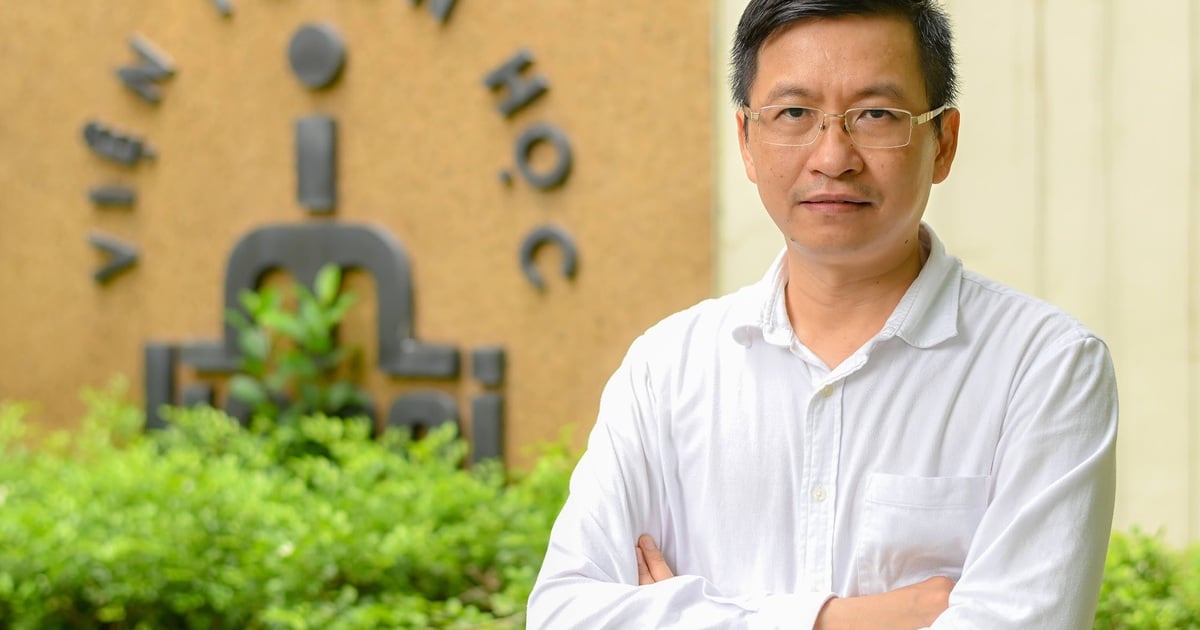 Ο καθηγητής Phung Ho Hai λαμβάνει το βραβείο Humboldt Research από τη Γερμανία.