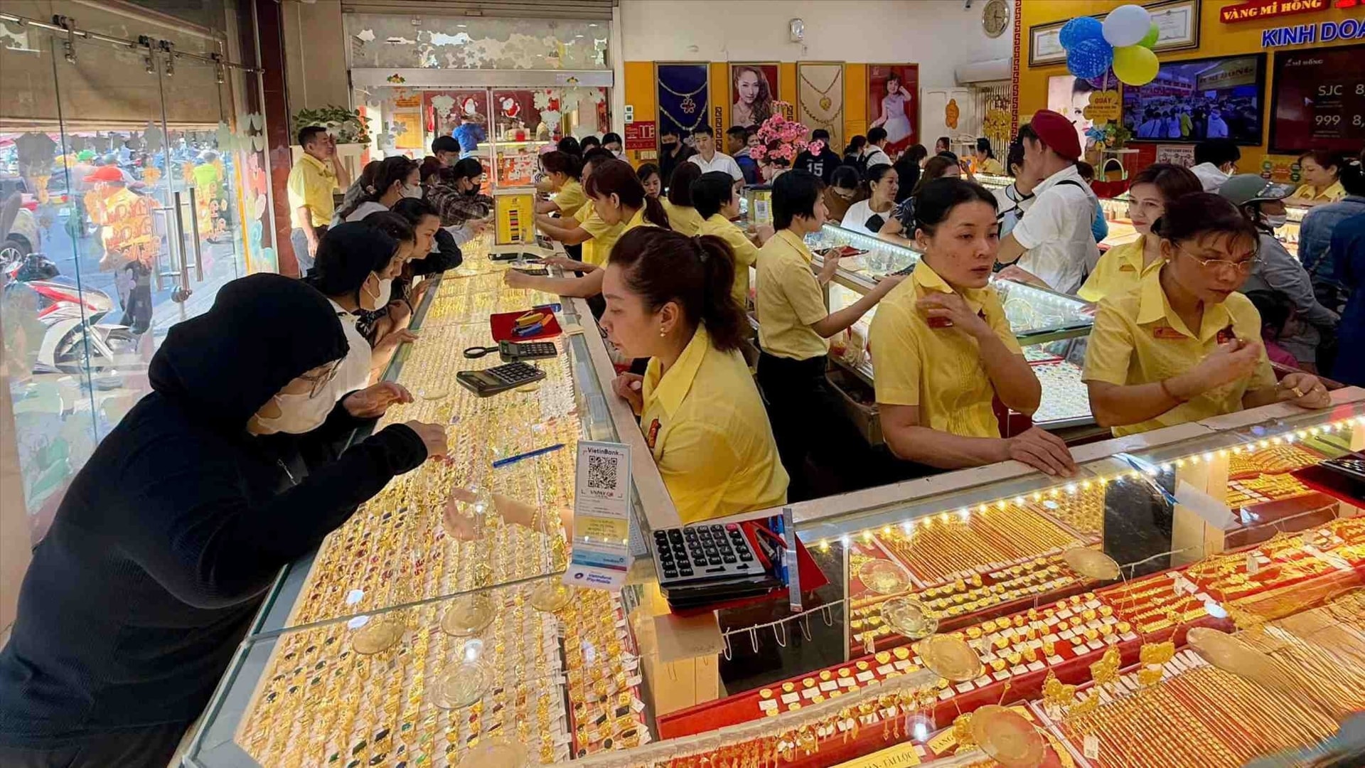 ราคาทองคำวันนี้ 18 เมษายน: ทองคำ SJC, แหวนทองคำ 9999, ทองคำ 24K และราคาทองคำ
