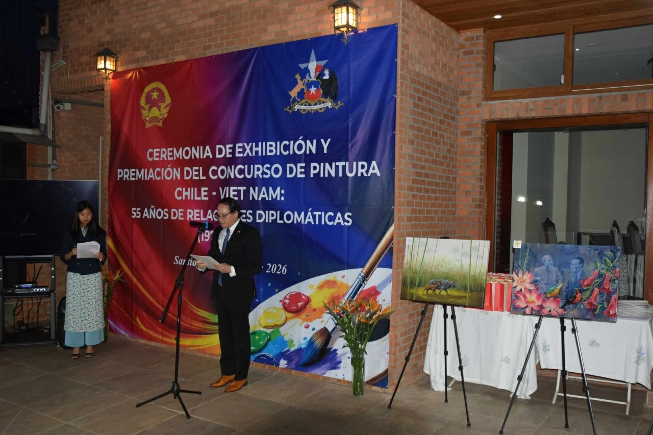 Il Vietnam visto attraverso gli occhi di 27 artisti cileni. Việt Nam qua nét vẽ của 27 họa sĩ Chile