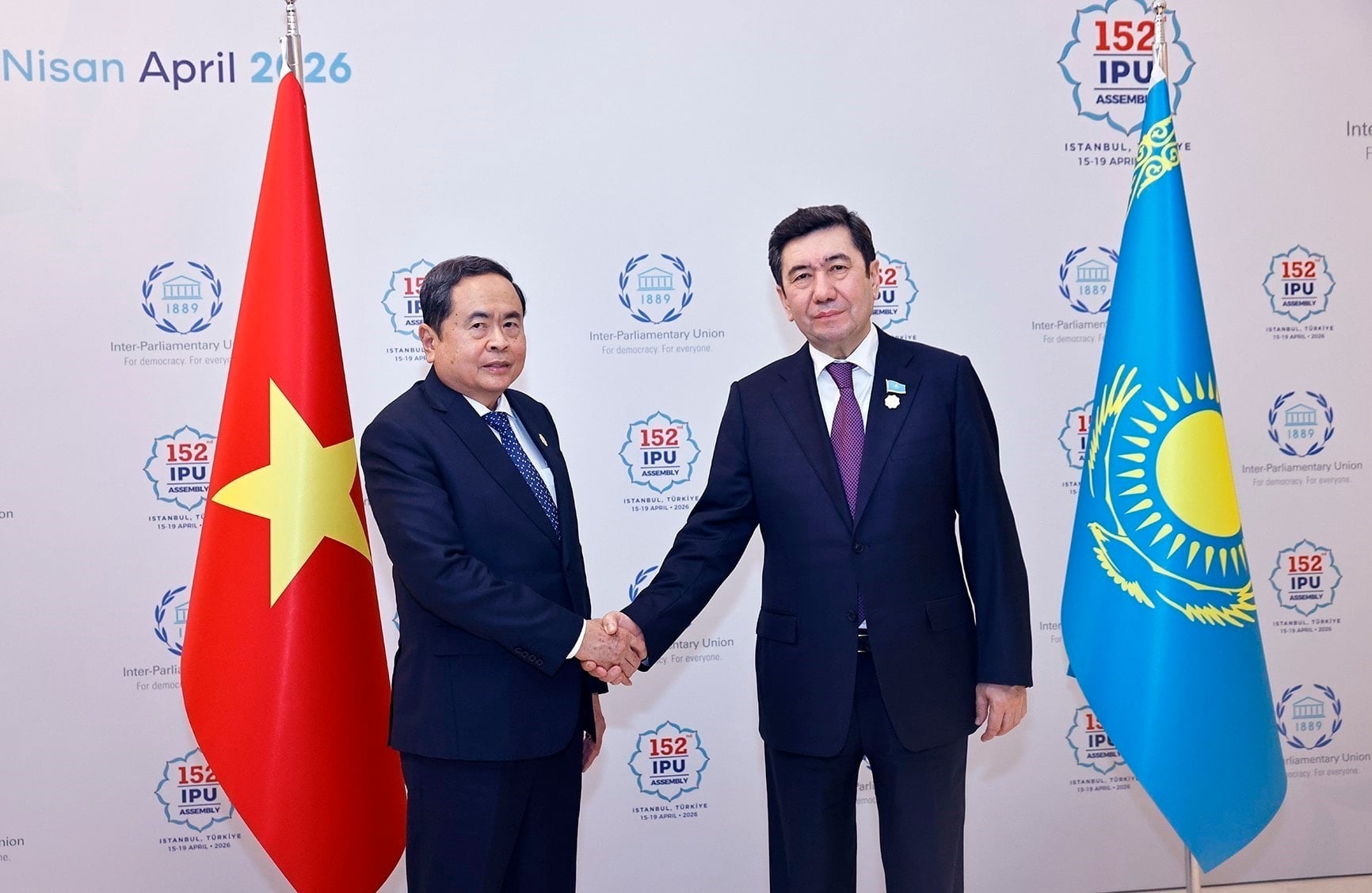Quelques photos du président de l'Assemblée nationale, Tran Thanh Man ...