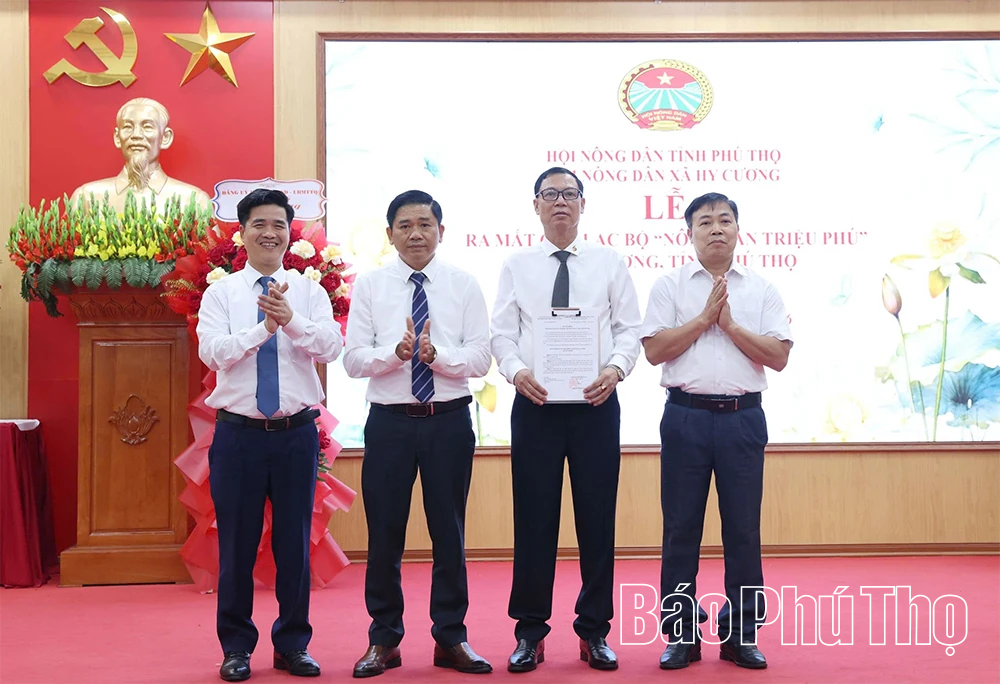Lancio del Millionaire Farmers Club nella comune di Hy Cuong.