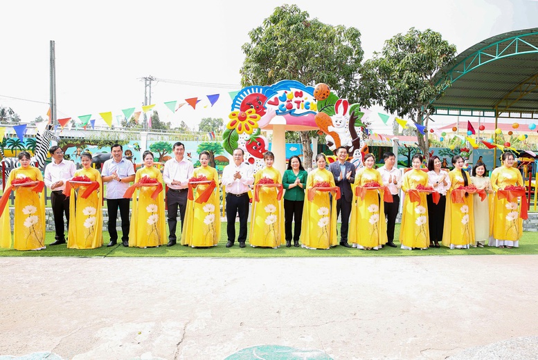 Loc de joacă inaugurat pentru grădiniță în Can Tho - Fotografia 1. Khánh thành khu vui chơi cho mẫu giáo tại Cần Thơ- Ảnh 1.