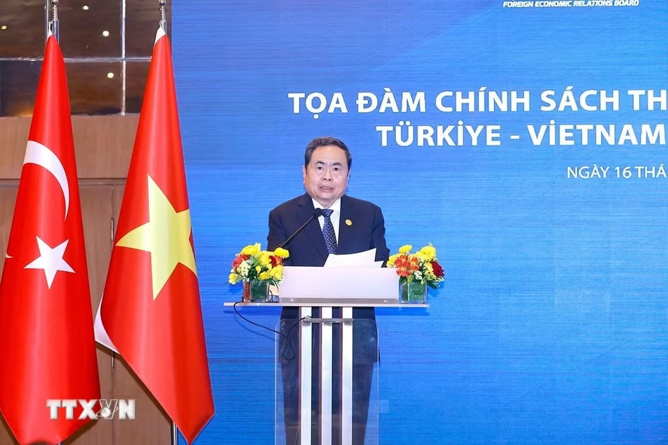 Quelques photos du président de l'Assemblée nationale, Tran Thanh Man ...