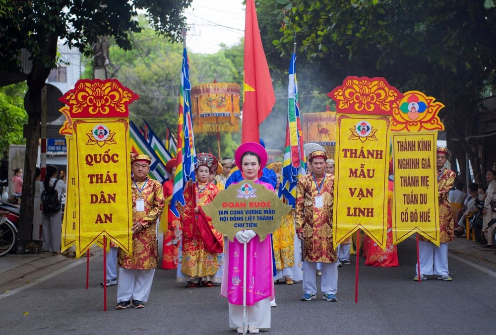Coloratissime tradizioni popolari al Festival del Tempio di Hue Nam - foto 1