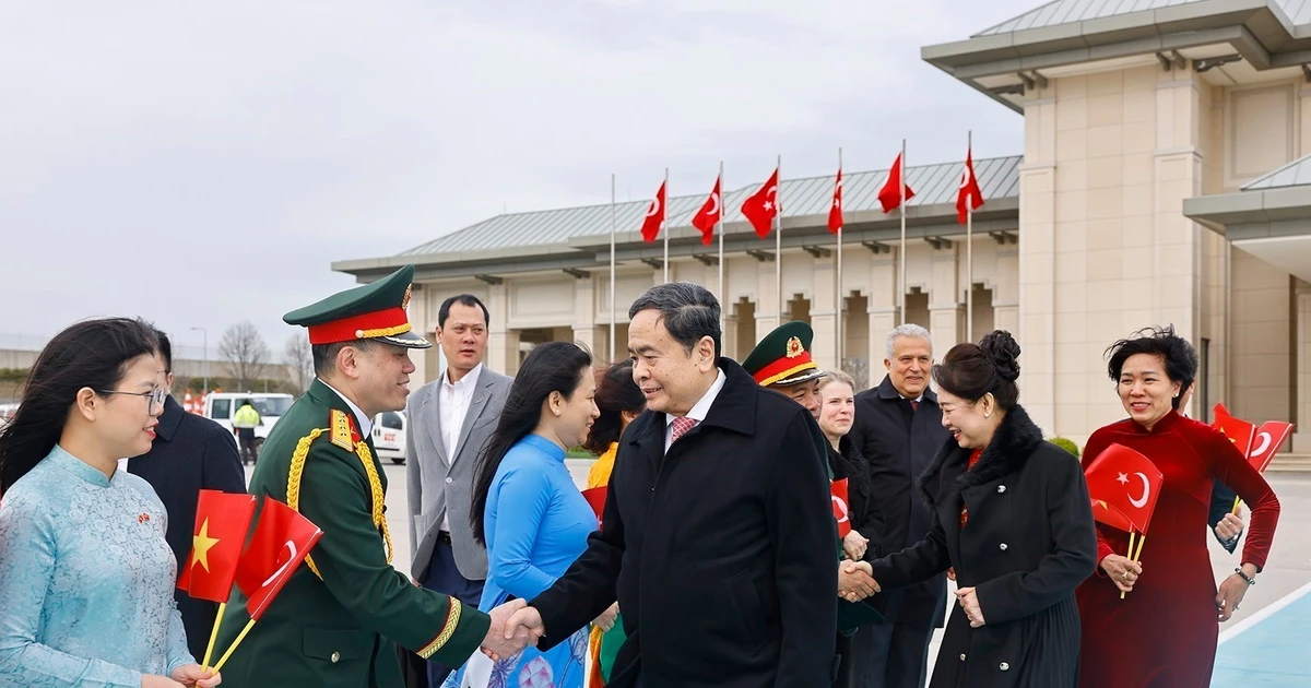 Le président de l'Assemblée nationale, Tran Thanh Man, a conclu avec ...