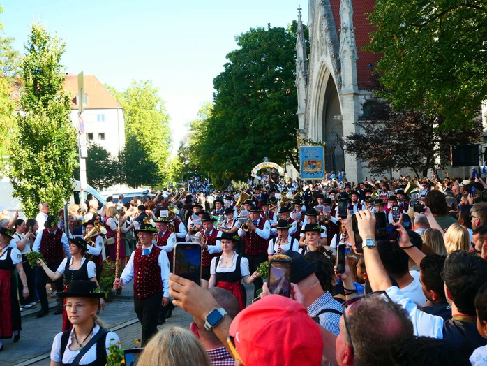 Munich: Truyền thống, kỳ vĩ và năng động - Ảnh 3.