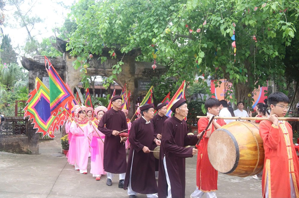 Melawat festival Kuil Duc Thanh Ca di tengah-tengah kampung purba Dong Son - foto 1
