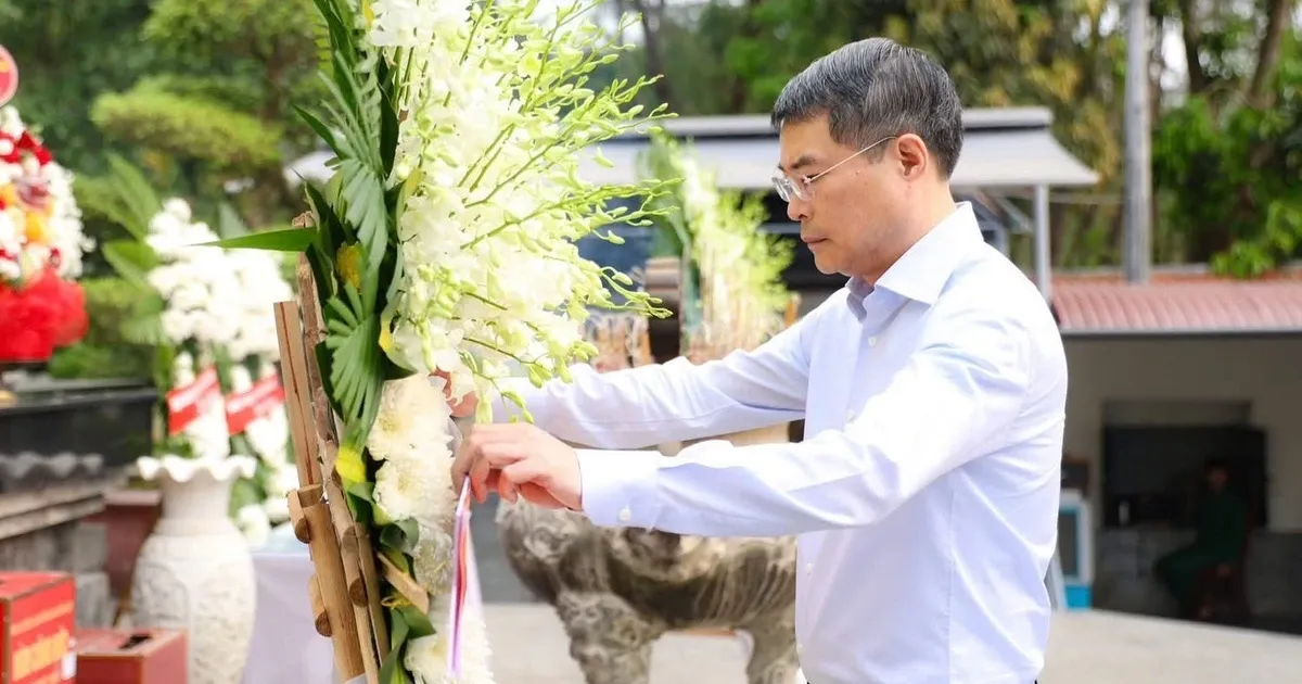 Thủ tướng Lê Minh Hưng dâng hương tại Ngã ba Đồng Lộc - Ảnh 2.
