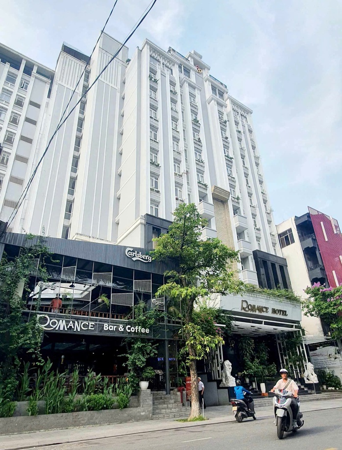 Avviso urgente del Dipartimento del Turismo della città di Hue riguardante l'hotel romantico ad alto rischio - Foto 1. Thông báo khẩn từ Sở Du lịch TP Huế về khách sạn Romance nguy cơ cao - Ảnh 1.